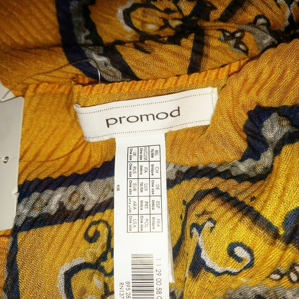 New Promod patterned scarf. - Picture 3 of 3